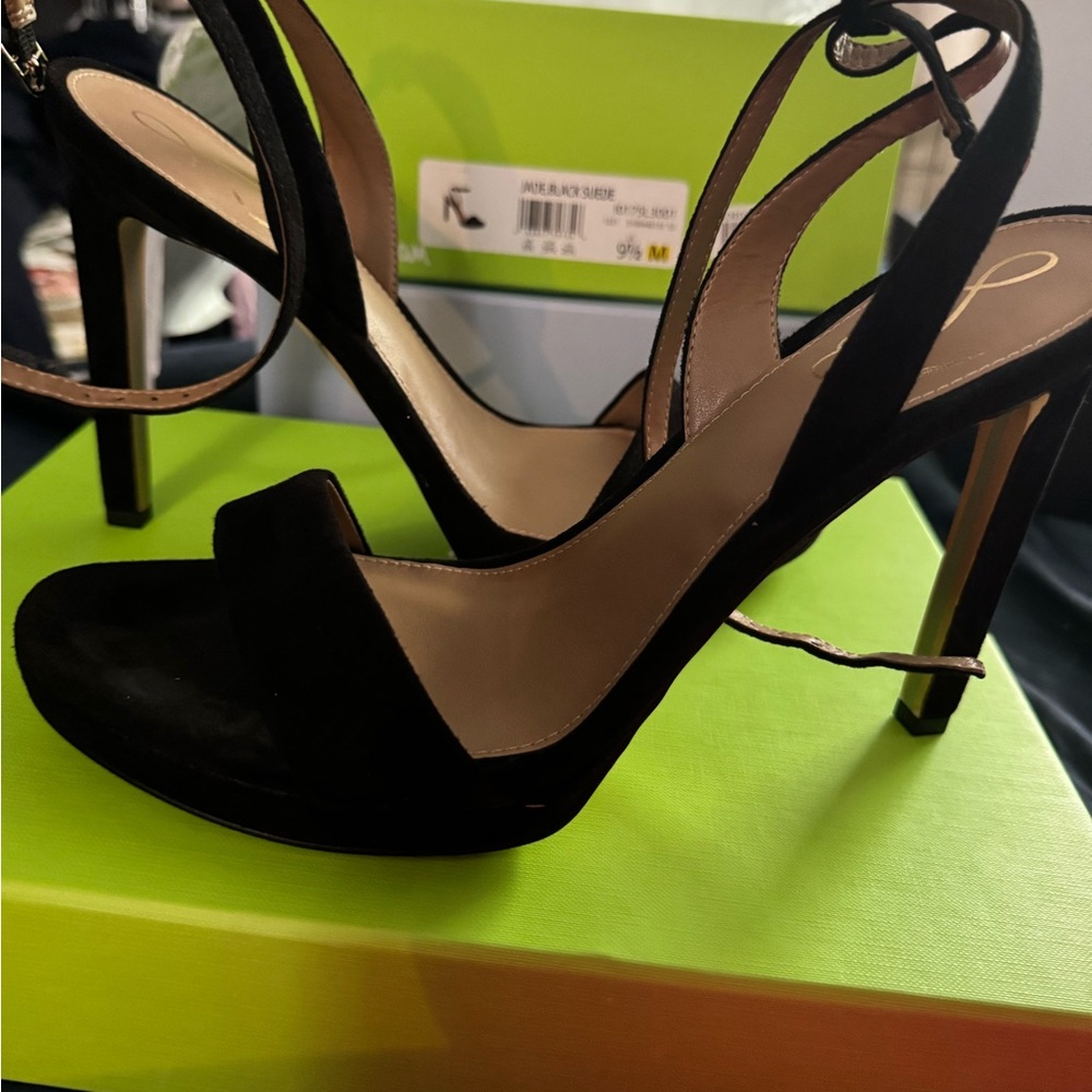 Heels - Picture 2 of 4